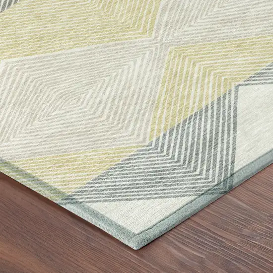 8' Ivory And Gray Round Geometric Washable Indoor Outdoor Area Rug Photo 6