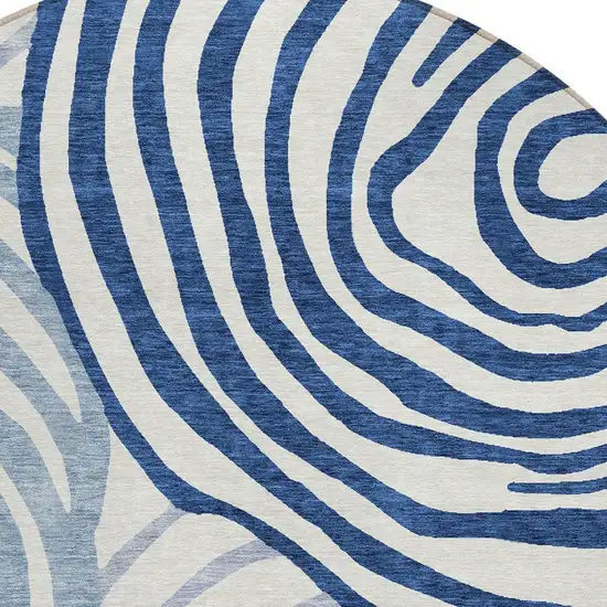 8' Ivory And Navy Blue Round Abstract Washable Indoor Outdoor Area Rug Photo 4