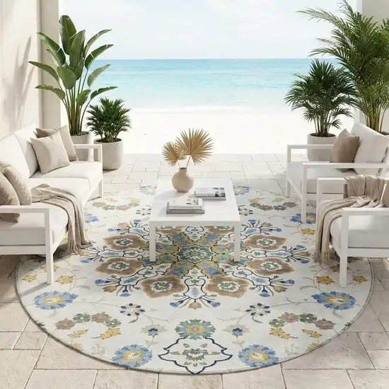 8' Ivory And Silver Round Oriental Washable Indoor Outdoor Area Rug Photo 1