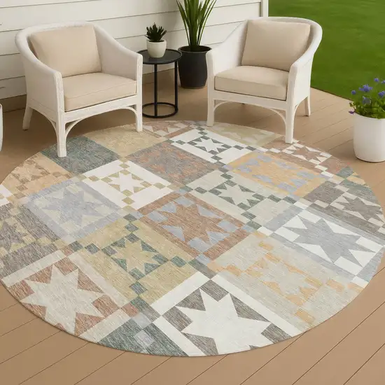 8' Ivory And Silver Round Patchwork Washable Indoor Outdoor Area Rug Photo 4