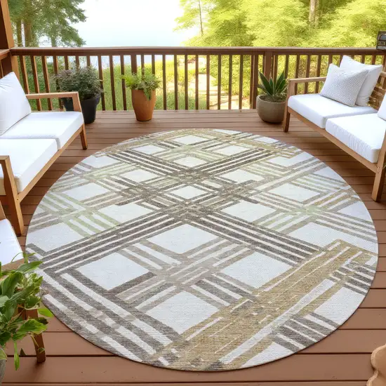 8' Ivory And Taupe Round Geometric Washable Indoor Outdoor Area Rug Photo 4