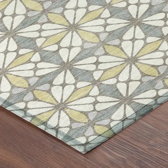8' Ivory And Wheat Round Geometric Washable Indoor Outdoor Area Rug Photo 6