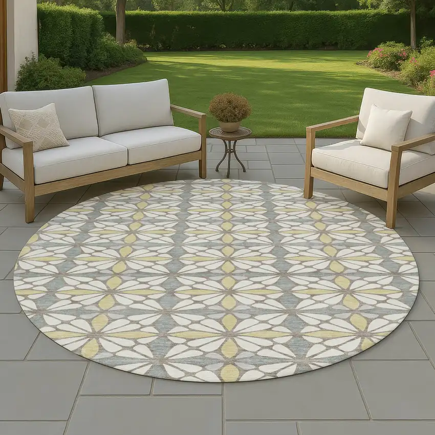 8' Ivory And Wheat Round Geometric Washable Indoor Outdoor Area Rug Photo 4
