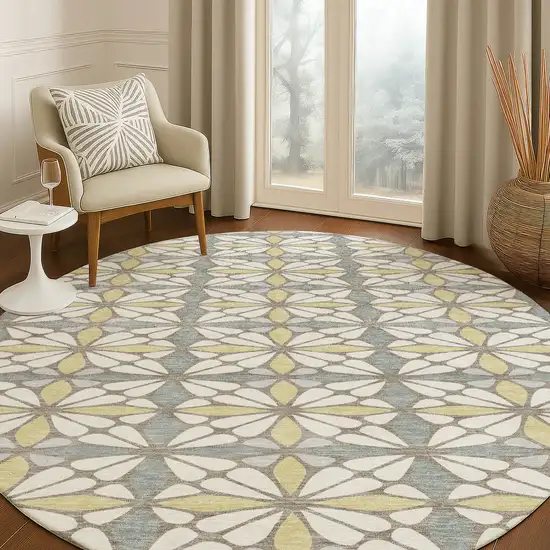 8' Ivory And Wheat Round Geometric Washable Indoor Outdoor Area Rug Photo 5