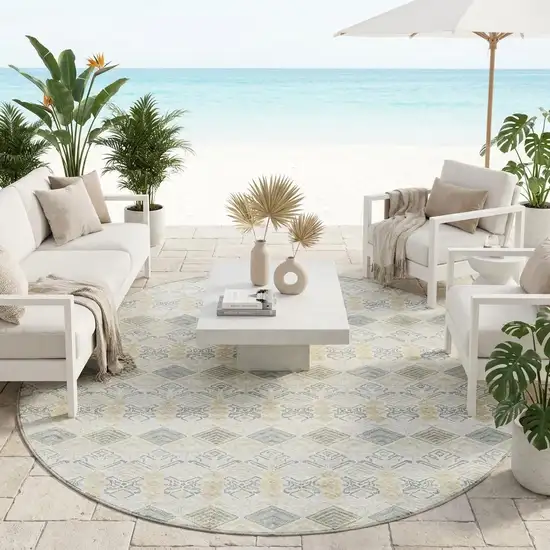 8' Ivory And Wheat Round Geometric Washable Indoor Outdoor Area Rug Photo 1