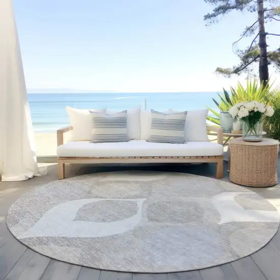 8' Ivory Beige And Tan Round Ogee Washable Indoor Outdoor Area Rug Photo 5