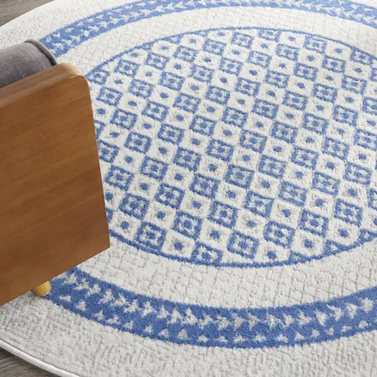 5' Ivory and Blue Geometric Distressed Round Rug Photo 8