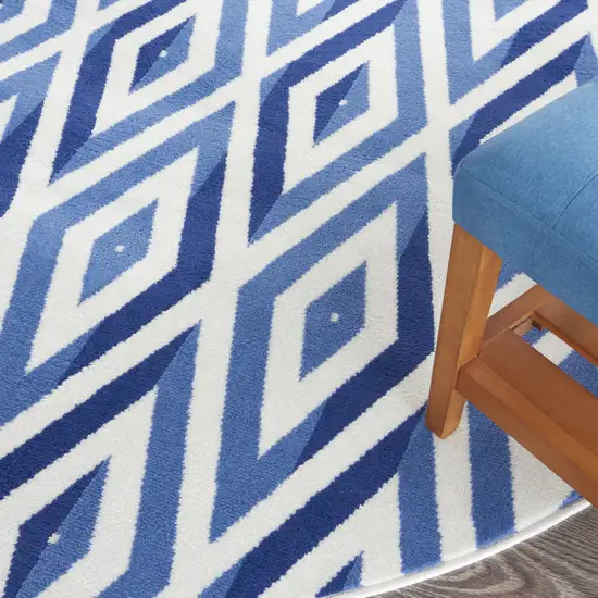 8' Ivory and Blue Geometric Round Rug Photo 6