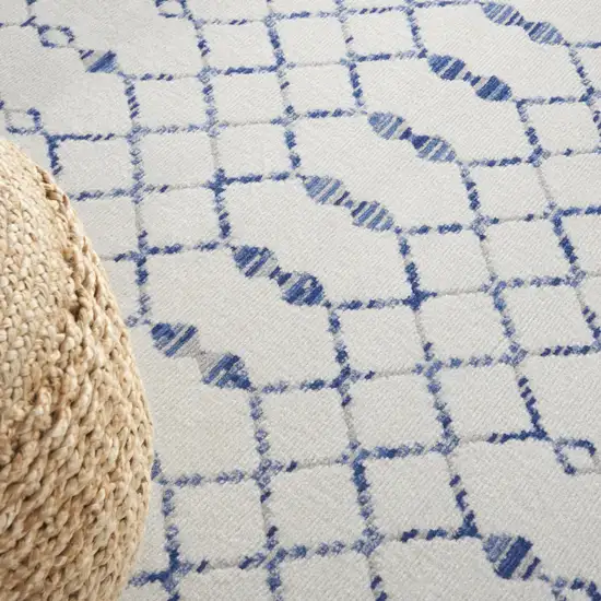 5' Ivory and Blue Geometric Round Rug Photo 8
