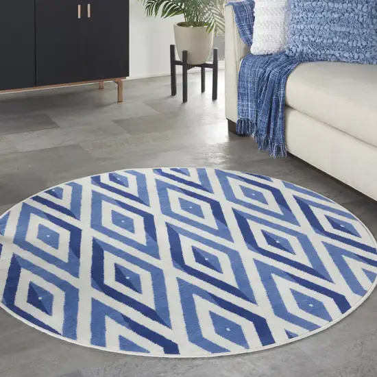5' Ivory and Blue Geometric Round Rug Photo 4