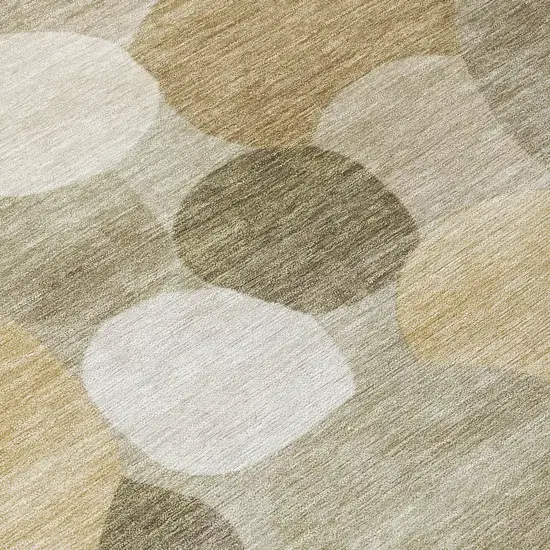 8' Khaki And Beige Round Geometric Washable Indoor Outdoor Area Rug Photo 9