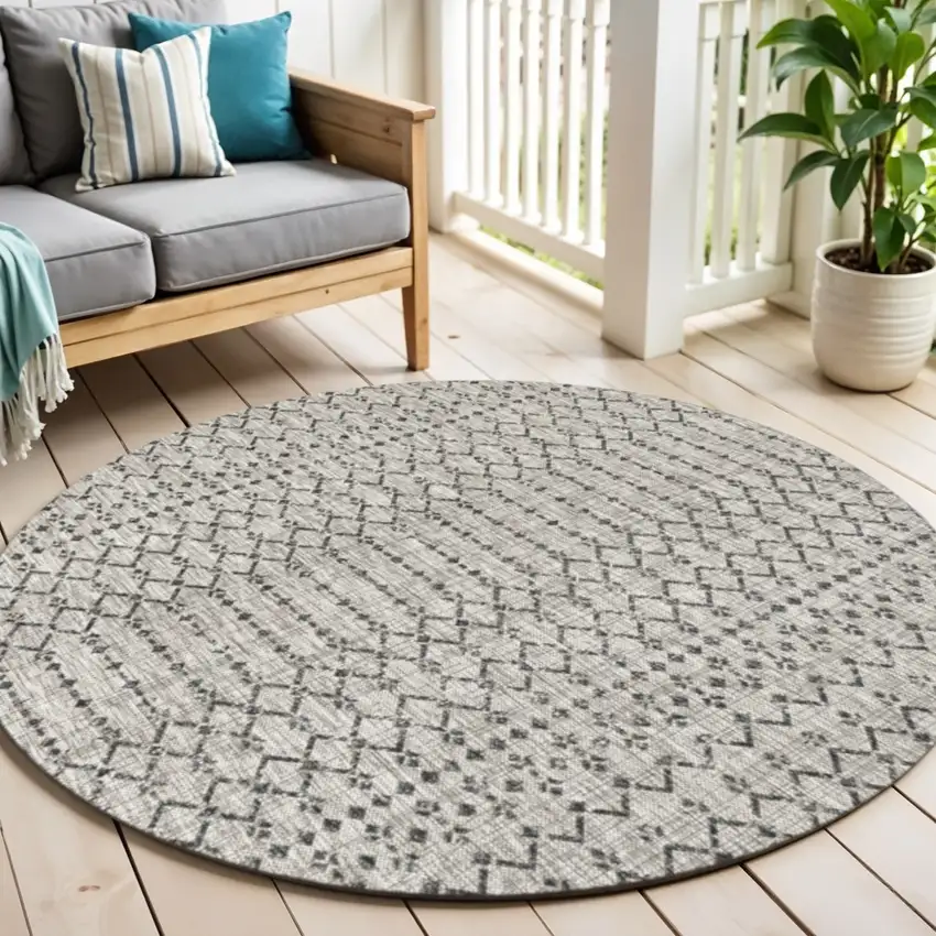 6' Light Gray And Black Round Trellis Indoor Outdoor Area Rug Photo 1