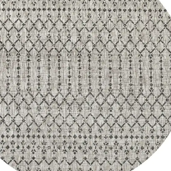 8' Light Gray And Black Round Trellis Indoor Outdoor Area Rug Photo 2