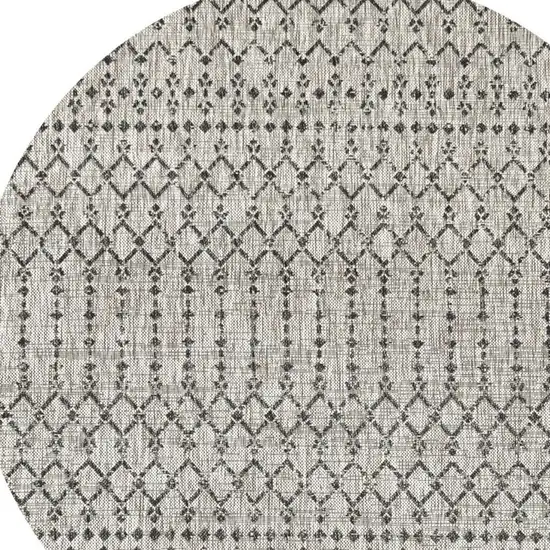 8' Light Gray And Black Round Trellis Indoor Outdoor Area Rug Photo 2