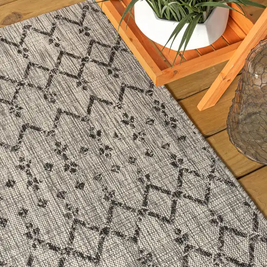 4' Light Gray And Black Square Trellis Indoor Outdoor Area Rug Photo 7