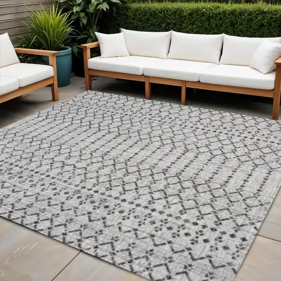 4' Light Gray And Black Square Trellis Indoor Outdoor Area Rug Photo 1