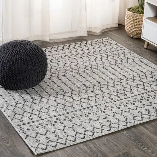 6' Light Gray And Black Square Trellis Indoor Outdoor Area Rug Photo 4