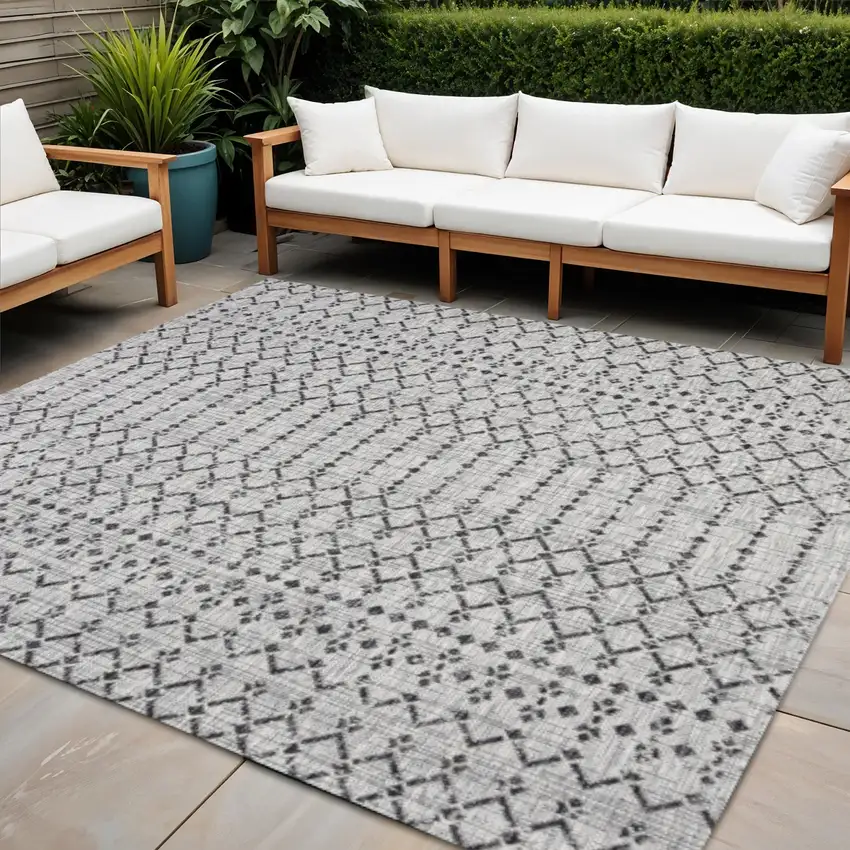 8' Light Gray And Black Square Trellis Indoor Outdoor Area Rug Photo 1