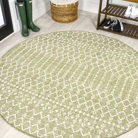 5' Light Green And Cream Round Trellis Indoor Outdoor Area Rug Photo 4
