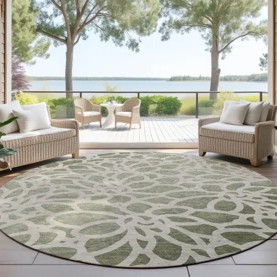 8' Lime Green And Beige Round Botanical Leaves Washable Indoor Outdoor Area Rug Photo 4