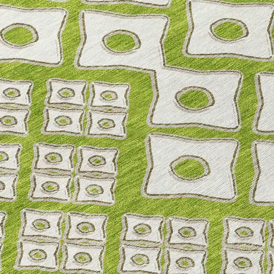 8' Lime Green And Ivory Round Geometric Washable Indoor Outdoor Area Rug Photo 5