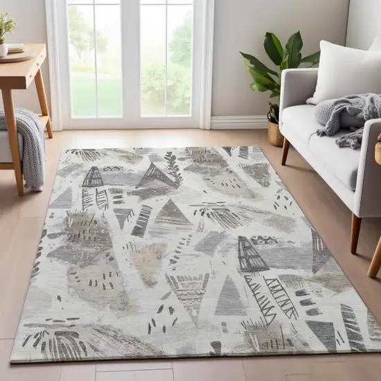 8' Linen Ivory And Gray Geometric Washable Area Rug With UV Protection Photo 5