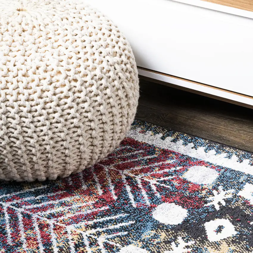 8' Medallion Runner Rug Photo 6