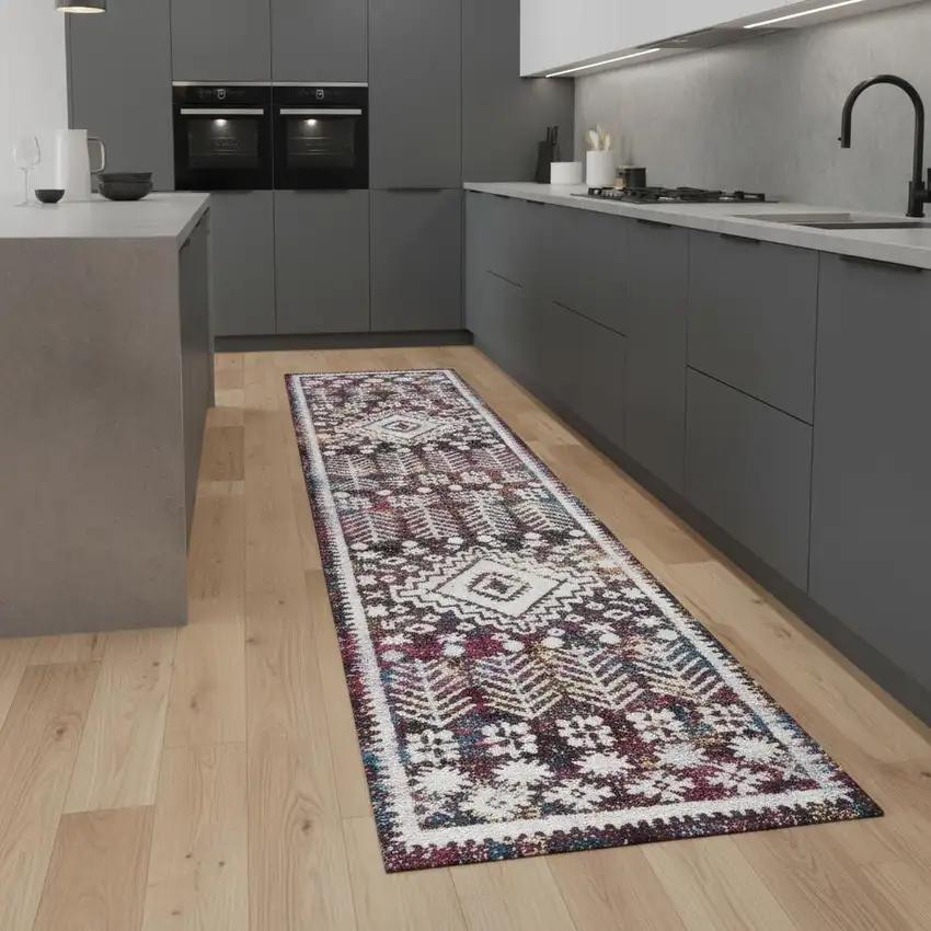 8' Medallion Runner Rug Photo 1