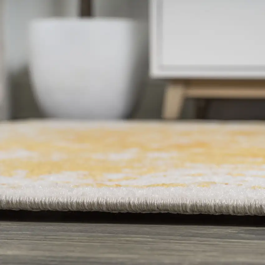 8' Medallion Runner Rug Photo 6