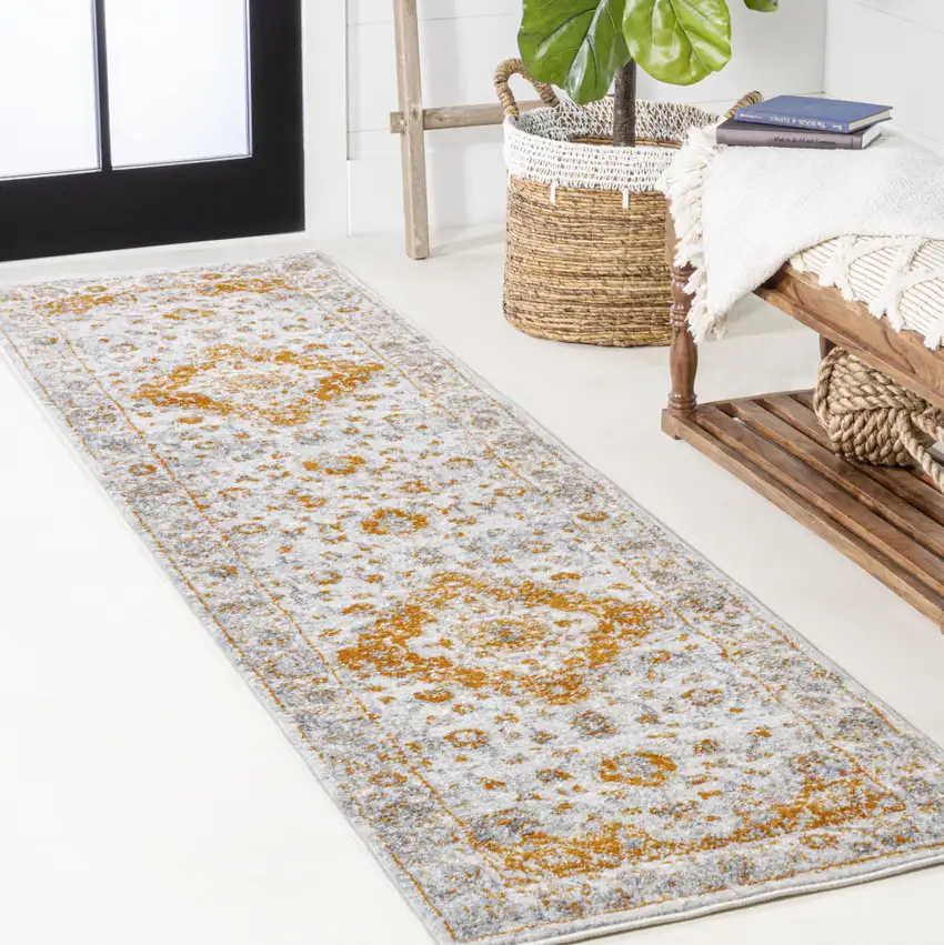 8' Medallion Runner Rug Photo 4