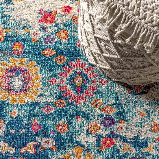 8' Medallion Runner Rug Photo 8