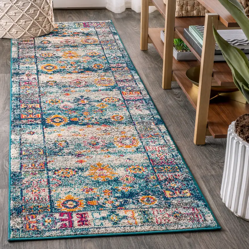 8' Medallion Runner Rug Photo 4