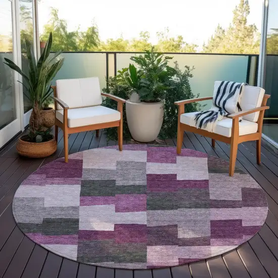 8' Merlot Mauve And Charcoal Round Geometric Washable Indoor Outdoor Area Rug Photo 7