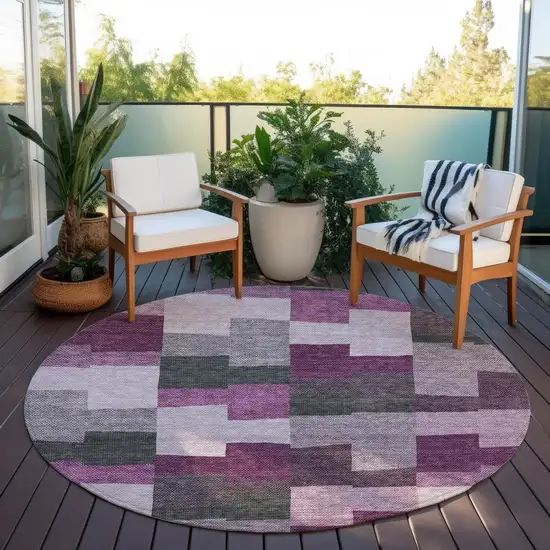 8' Merlot Mauve And Charcoal Round Geometric Washable Indoor Outdoor Area Rug Photo 7