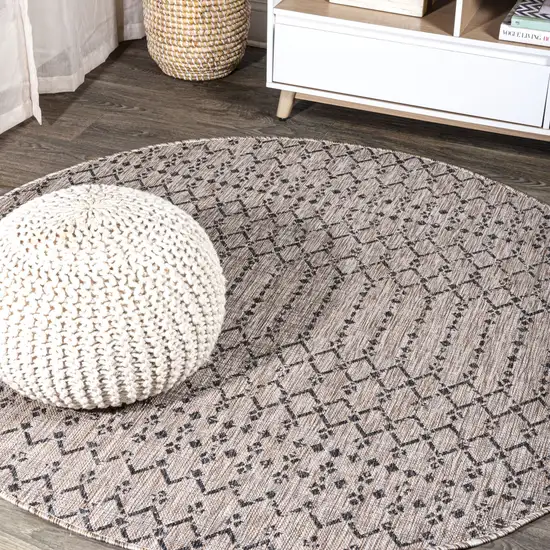6' Natural And Black Round Trellis Indoor Outdoor Area Rug Photo 4