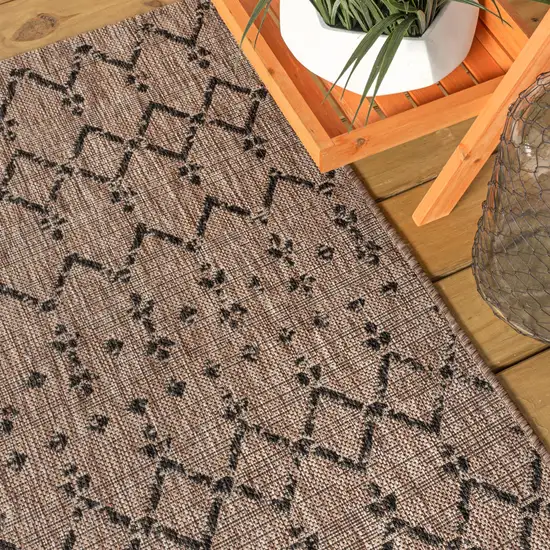 9' Natural And Black Round Trellis Indoor Outdoor Area Rug Photo 6