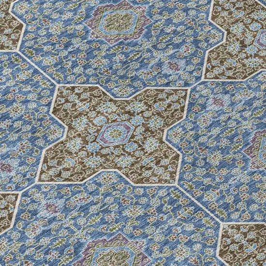 8' Navy Blue And Chocolate Round Quatrefoil Washable Indoor Outdoor Area Rug Photo 9