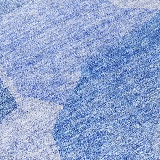 8' Navy Blue And Denim Blue Round Abstract Washable Indoor Outdoor Area Rug Photo 7