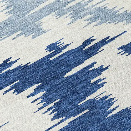 8' Navy Blue And Denim Blue Round Abstract Washable Indoor Outdoor Area Rug Photo 7
