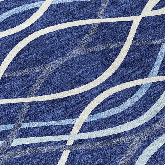 8' Navy Blue And Denim Blue Round Abstract Washable Indoor Outdoor Area Rug Photo 9