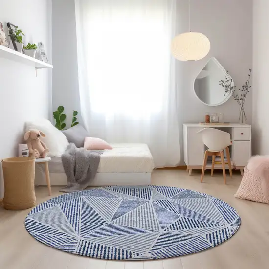 8' Navy Blue And Denim Blue Round Geometric Washable Indoor Outdoor Area Rug Photo 8