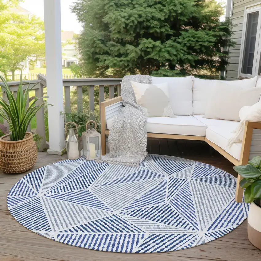 8' Navy Blue And Denim Blue Round Geometric Washable Indoor Outdoor Area Rug Photo 7