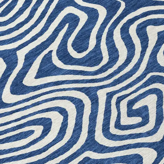 8' Navy Blue And Ivory Round Abstract Washable Indoor Outdoor Area Rug Photo 8