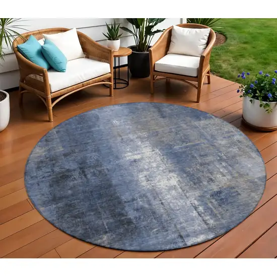 8' Navy Blue And Ivory Round Abstract Washable Indoor Outdoor Area Rug Photo 2