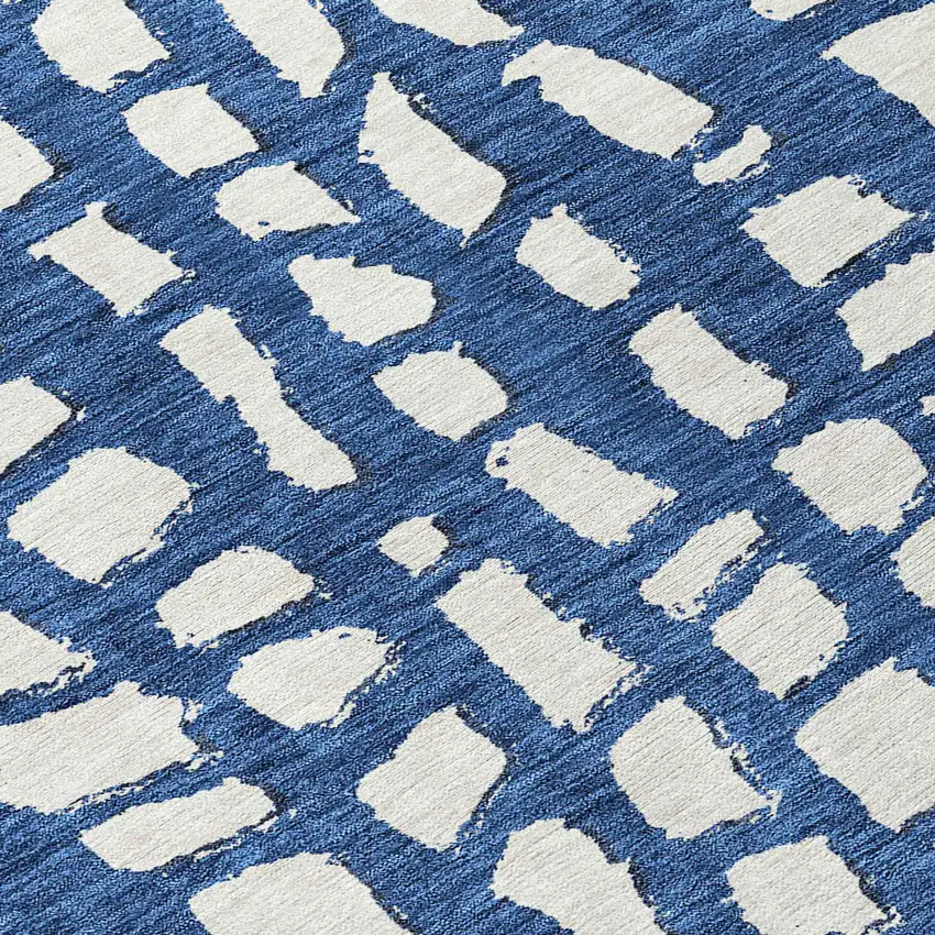8' Navy Blue And Ivory Round Abstract Washable Indoor Outdoor Area Rug Photo 8
