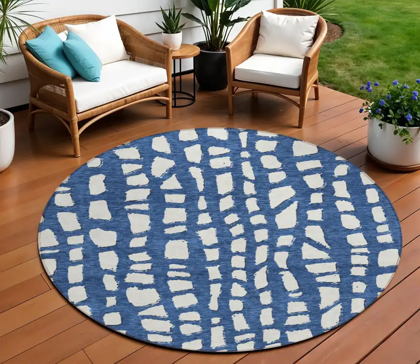 8' Navy Blue And Ivory Round Abstract Washable Indoor Outdoor Area Rug Photo 1