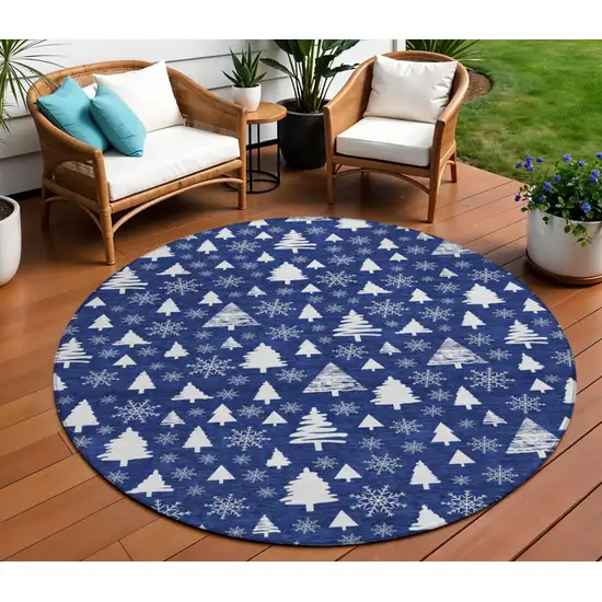 8' Navy Blue And Ivory Round Botanical Leaves Washable Indoor Outdoor Area Rug Photo 2