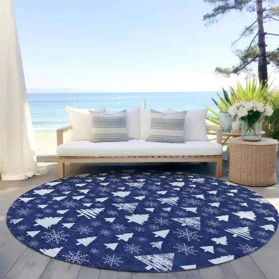8' Navy Blue And Ivory Round Botanical Leaves Washable Indoor Outdoor Area Rug Photo 5