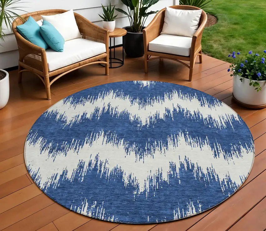 8' Navy Blue And Ivory Round Chevron Washable Indoor Outdoor Area Rug Photo 1