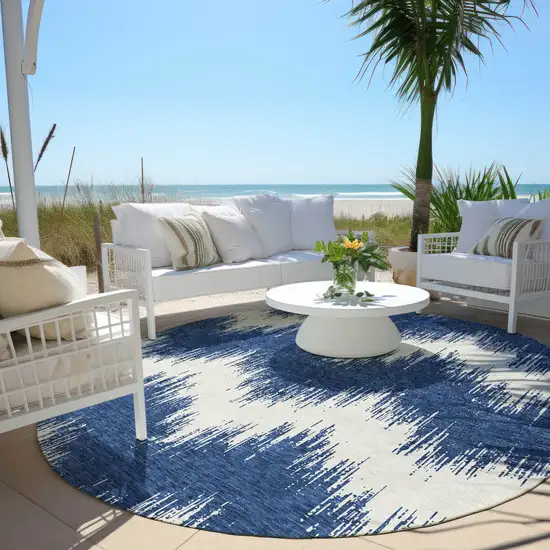 8' Navy Blue And Ivory Round Chevron Washable Indoor Outdoor Area Rug Photo 6